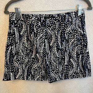 White House Black Market size 2. 97%Cotton 3%spandex. Black white and blue color